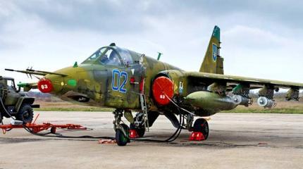 Су-25 загорелся на Украине на взлётной полосе Су-25 загорелся на Украине на взлётной полосе