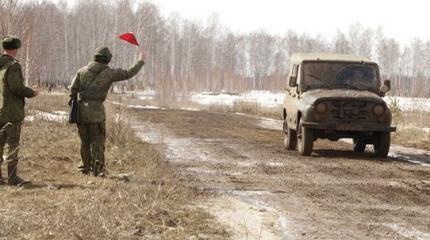 «УАЗы» грязи не боятся: военное ралли на Чебаркульском полигоне «УАЗы» грязи не боятся: военное ралли на Чебаркульском полигоне