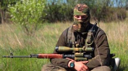 ВСУ открыли охоту на ополченцев, показав "сверхточного" снайпера ВСУ открыли охоту на ополченцев, показав "сверхточного" снайпера