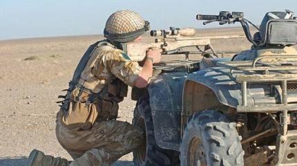 Британский спецназ на квадроциклах отстреливает по 8 боевиков ISIS в день Британский спецназ на квадроциклах отстреливает по 8 боевиков ISIS в день