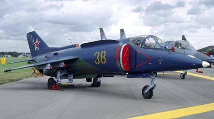 Палубный штурмовик вертикального взлета и посадки Як-38М Палубный штурмовик вертикального взлета и посадки Як-38М