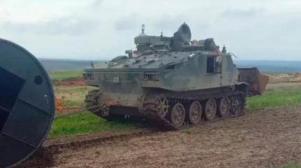 Редкая британская бронемашина FV180 впервые замечена в ВСУ