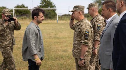 У Зеленского заявили о полном разгроме ВСУ в случае нападения на Донбасс