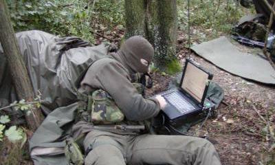 Украинские солдаты будут швырять во врагов ноутбуками Украинские солдаты будут швырять во врагов ноутбуками