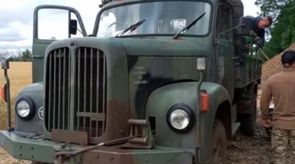 Эстония поставила ВСУ швейцарские автомобили Saurer разработки 50-х годов Эстония поставила ВСУ швейцарские автомобили Saurer разработки 50-х годов