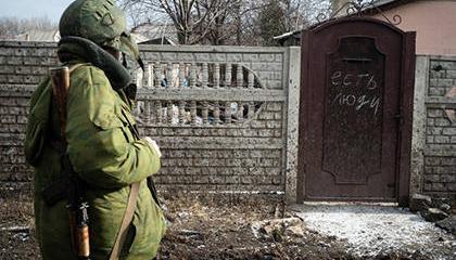 «Перемирие»: из-за бомбежек украинской армии в поселке Логвиново остался один житель «Перемирие»: из-за бомбежек украинской армии в поселке Логвиново остался один житель