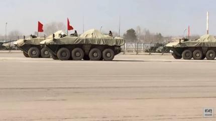 Появились первые фото новейшего российского бронетранспортера «Бумеранг» Появились первые фото новейшего российского бронетранспортера «Бумеранг»