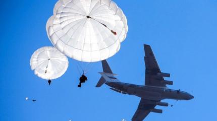 Будущих десантников научат прыгать с парашютом в виртуальной реальности Будущих десантников научат прыгать с парашютом в виртуальной реальности