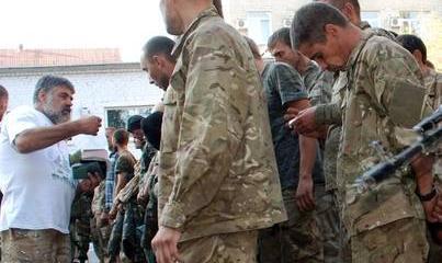 Ополченцы освободили из плена 15 украинских военных Ополченцы освободили из плена 15 украинских военных