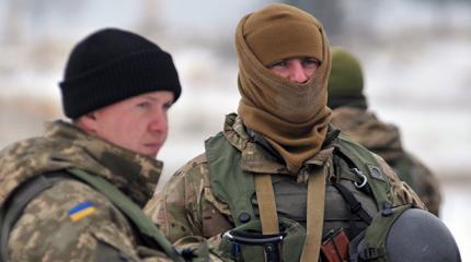 Расстреливая Донбасс, Киев панически ищет новых покровителей Расстреливая Донбасс, Киев панически ищет новых покровителей