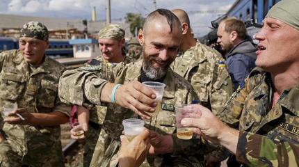 В Донбассе ВСУшников пичкают «смесью» от ИГИЛ