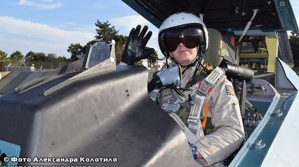 Пилот и штурман Су-30СМ на боевом задании в Сирии Пилот и штурман Су-30СМ на боевом задании в Сирии