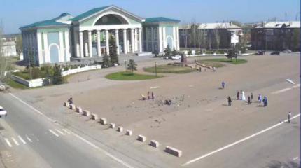 Американский инструктор на Украине разделся догола в биллиардной