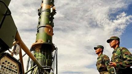 Китайцы показали ракетный кукиш США и России Китайцы показали ракетный кукиш США и России