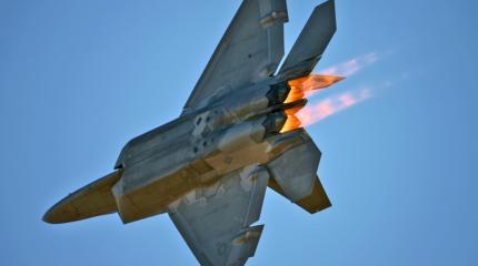 F-22 Raptor против Eurofighter Typhoon на авиашоу F-22 Raptor против Eurofighter Typhoon на авиашоу