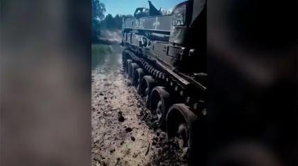 Наезд на мину разбил ходовую часть бронемашины из Чехии Наезд на мину разбил ходовую часть бронемашины из Чехии