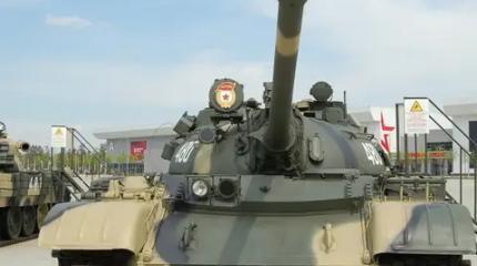 Старенький Т-55 на СВО без проблем превратит в кучу металлолома M2 Bradley