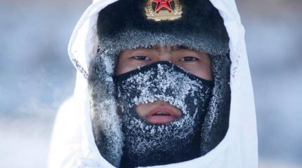 Непобедимая суровая армия Китая наводит ужас на врага Непобедимая суровая армия Китая наводит ужас на врага