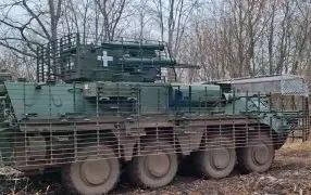 На Украине показали БТР-4, собранный из нескольких подбитых бронетранспорте На Украине показали БТР-4, собранный из нескольких подбитых бронетранспорте