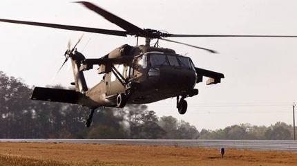 Вертолет Black Hawk армии США пробил крышу школы ящиком с боеприпасами