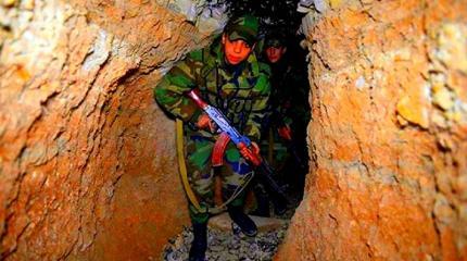 Сирийские войска безжалостно подорвали десятки тоннелей с боевиками Сирийские войска безжалостно подорвали десятки тоннелей с боевиками