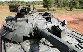 Опубликовано фото редкого танка Т-80УЕ-1 в зоне СВО