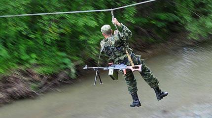 Выстоять любой ценой Выстоять любой ценой