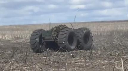 Железная логистика: ВС РФ приступили к обкатке колесной амфибии «Челнок»