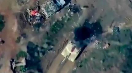 Сброшенная с коптера мини-бомба подорвала танк M1A2S Abrams саудитов