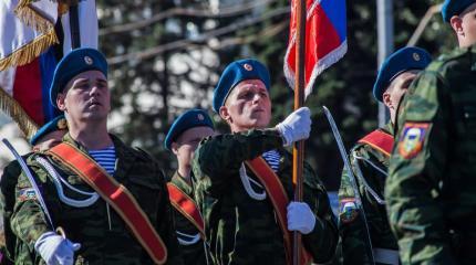 Антифейк: зечки-снайпера в Снежном успевают стрелять и шить тельняшки