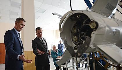 Быстрее звука в шесть раз Быстрее звука в шесть раз