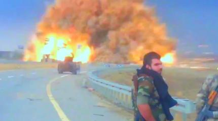 Боевики засняли, как начиненный тротилом шахид-мобиль ворвался к бойцам САА Боевики засняли, как начиненный тротилом шахид-мобиль ворвался к бойцам САА