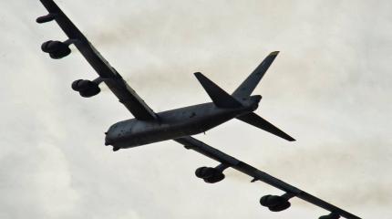 Американский B-52 подлетел к базе ПВО РФ «Арктический трилистник»