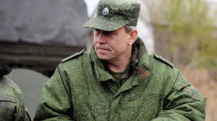 Басурин: силовики продолжают стягивать технику к линии соприкосновения Басурин: силовики продолжают стягивать технику к линии соприкосновения