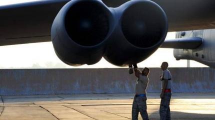 В США задумались о ремоторизации стратегических бомбардировщиков В-52 В США задумались о ремоторизации стратегических бомбардировщиков В-52