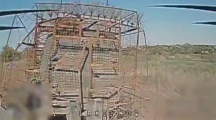 Российский дрон не дал ВСУ эвакуировать максимально защищенный броневик