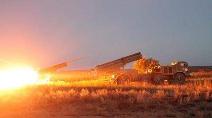 МО Украины показало, как учит артиллеристов обстреливать Донбасс ночью МО Украины показало, как учит артиллеристов обстреливать Донбасс ночью