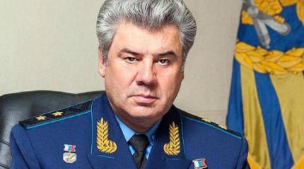 Главком ВВС России Виктор Бондарев пролетит 9 мая над Красной площадью на Ту-160 Главком ВВС России Виктор Бондарев пролетит 9 мая над Красной площадью на Ту-160