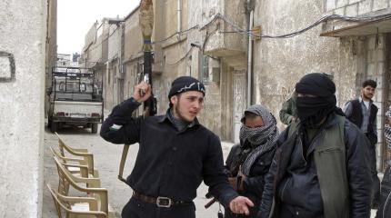 Бойцы Асада отразили массированную атаку на военный аэродром в Дейр-эз-Зоре Бойцы Асада отразили массированную атаку на военный аэродром в Дейр-эз-Зоре