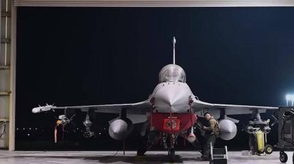 Над Украиной и РФ могут начаться бои между F-16 ВСУ и истребителями ВКС