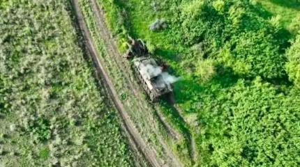 Появилось видео снайперского сброса, уничтожившего ИМР на базе Leopard 1 Появилось видео снайперского сброса, уничтожившего ИМР на базе Leopard 1