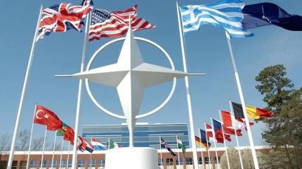 «Шутка века»: НАТО никогда не был оборонительным союзом