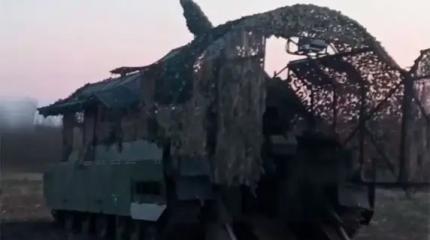 Российские бойцы изменили САУ 2С5 "Гиацинт-С" до неузнаваемости Российские бойцы изменили САУ 2С5 "Гиацинт-С" до неузнаваемости
