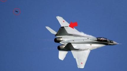 Российский МиГ-35 потерял деталь по время полета на МАКС-2019