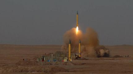 В Иране провели испытания новой баллистической ракеты «Эмад» В Иране провели испытания новой баллистической ракеты «Эмад»