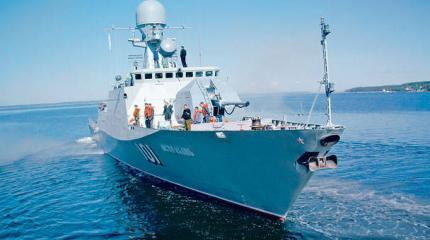 Более 50 кораблей Каспийской флотилии России начали учения в море Более 50 кораблей Каспийской флотилии России начали учения в море