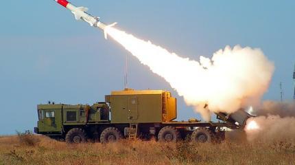 Не суйся в Крым: Российский "Бал" послал однозначный намёк кораблю США Не суйся в Крым: Российский "Бал" послал однозначный намёк кораблю США
