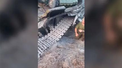 Два подорвавшихся один за другим на минах Т-64ВСУ сняли на видео