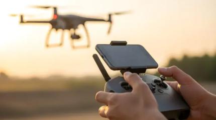 Новое слово в обороне: инженеры РФ создали скоростной дрон с ИИ-наведением