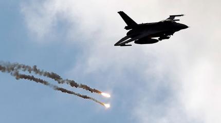 Истребитель американской пилотажной группы разбился в присутствии Обамы Истребитель американской пилотажной группы разбился в присутствии Обамы